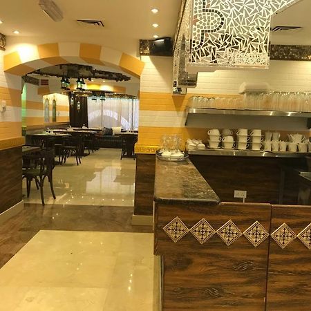 Trianon Royal Hotel Abu Dhabi Ngoại thất bức ảnh