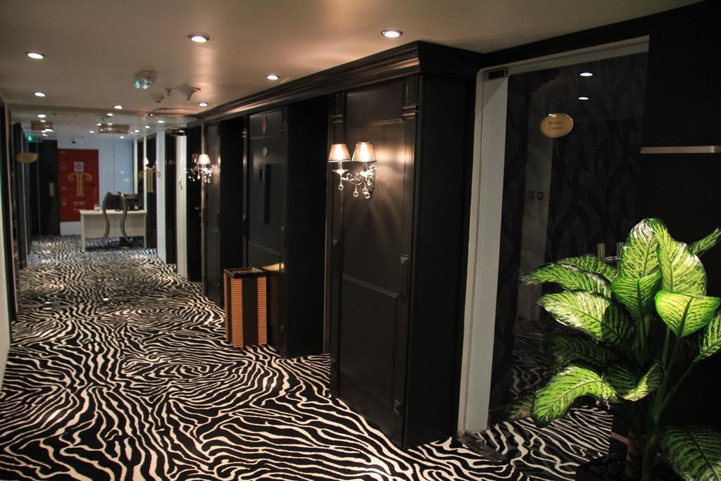 Trianon Royal Hotel Abu Dhabi Ngoại thất bức ảnh