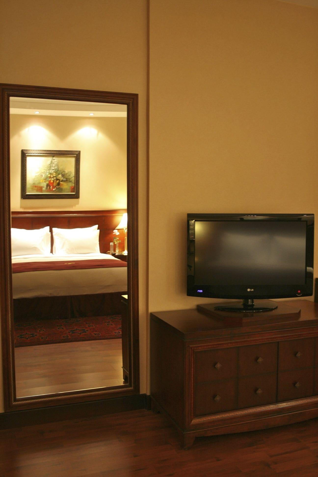 Trianon Royal Hotel Abu Dhabi Ngoại thất bức ảnh