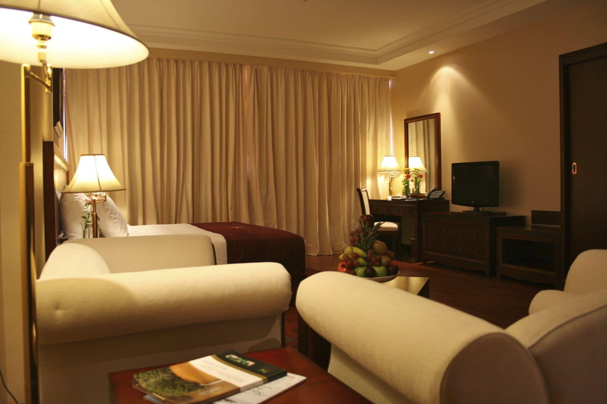 Trianon Royal Hotel Abu Dhabi Ngoại thất bức ảnh