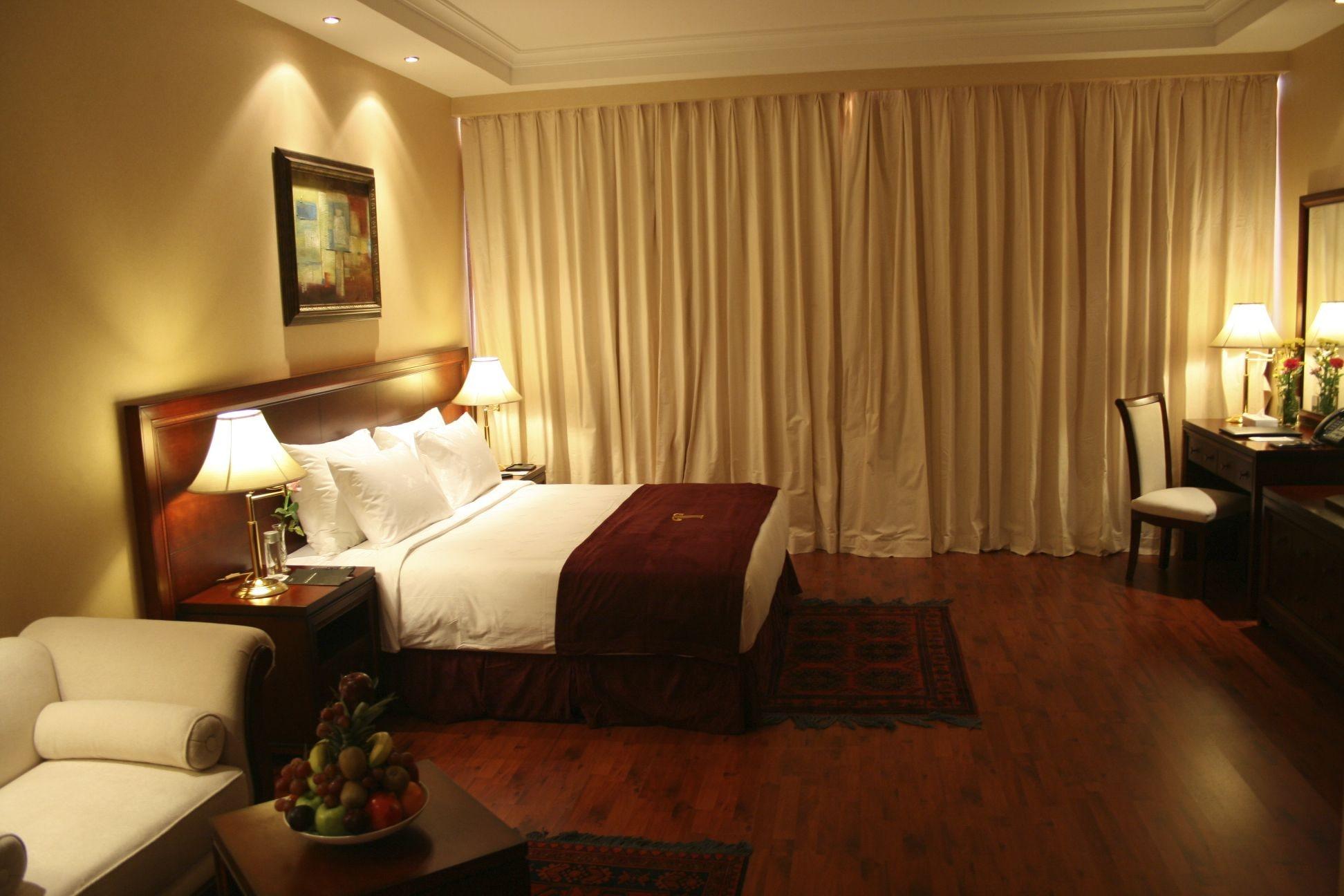 Trianon Royal Hotel Abu Dhabi Ngoại thất bức ảnh
