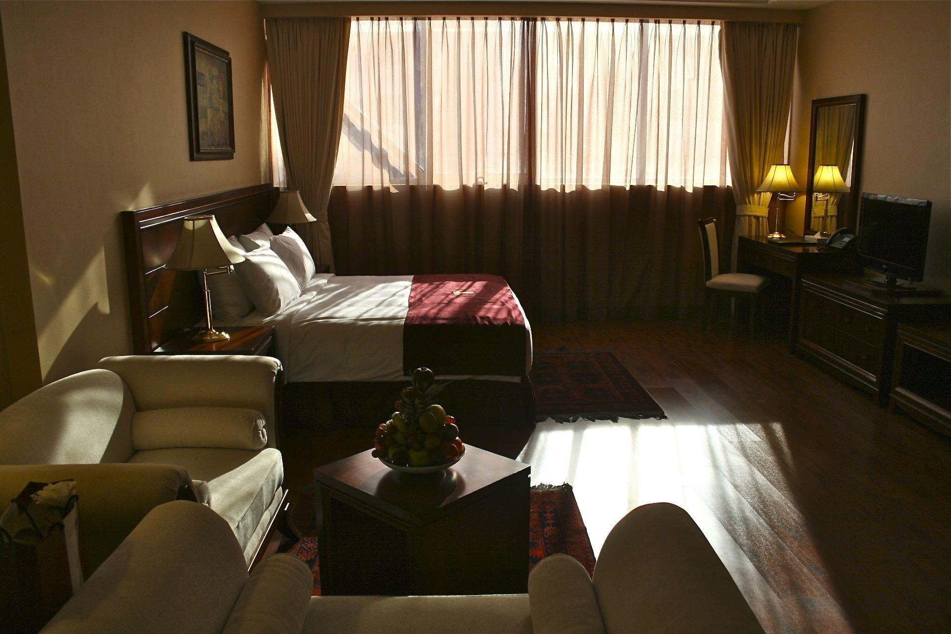 Trianon Royal Hotel Abu Dhabi Ngoại thất bức ảnh
