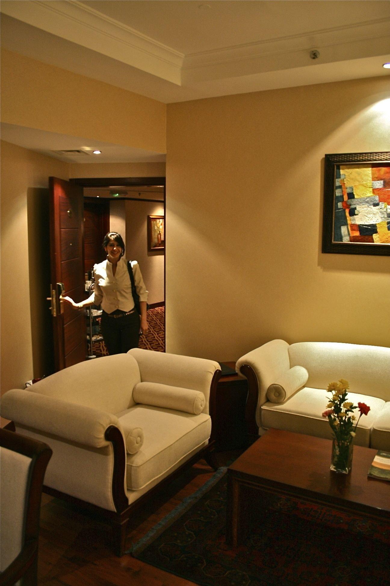 Trianon Royal Hotel Abu Dhabi Ngoại thất bức ảnh
