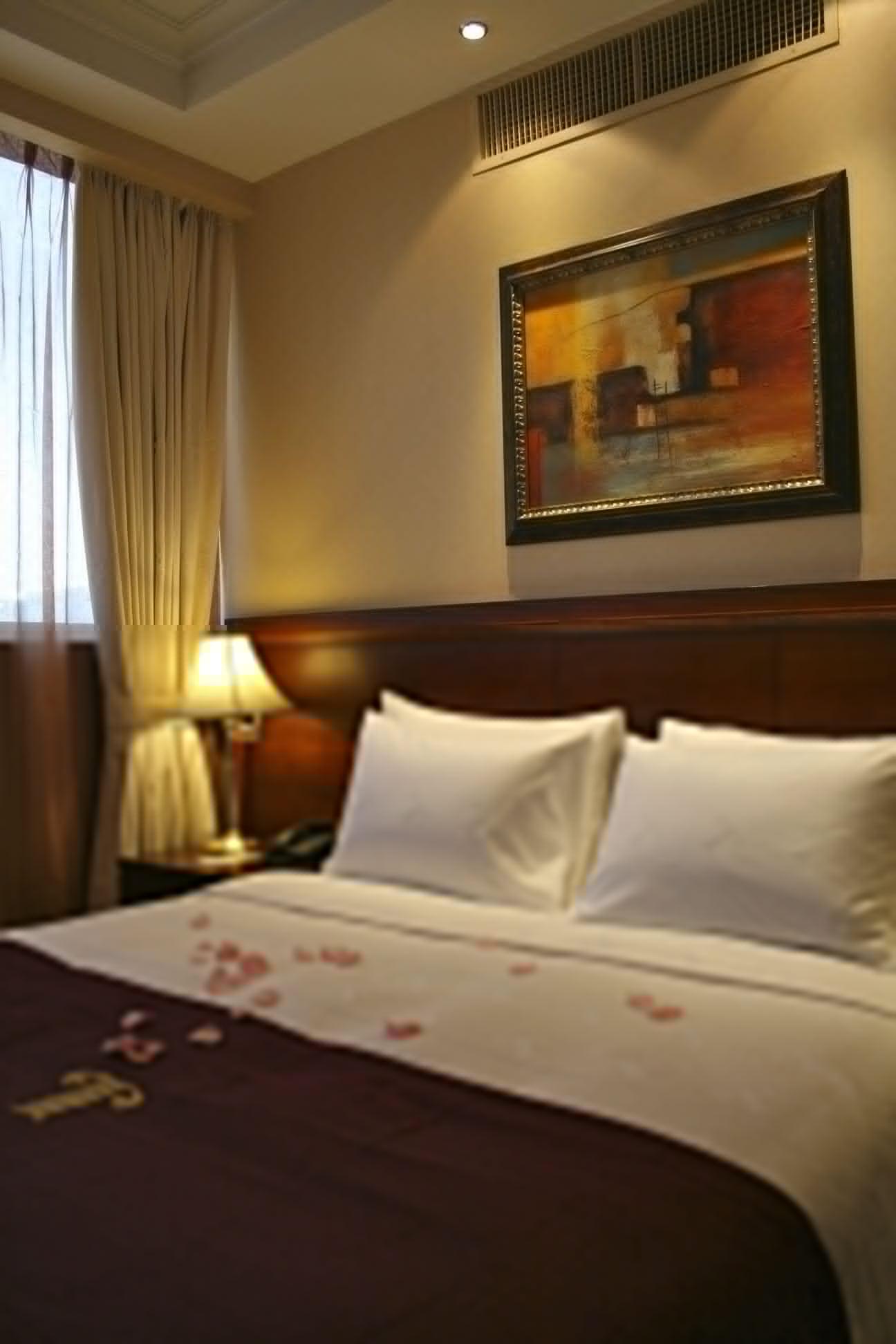 Trianon Royal Hotel Abu Dhabi Ngoại thất bức ảnh