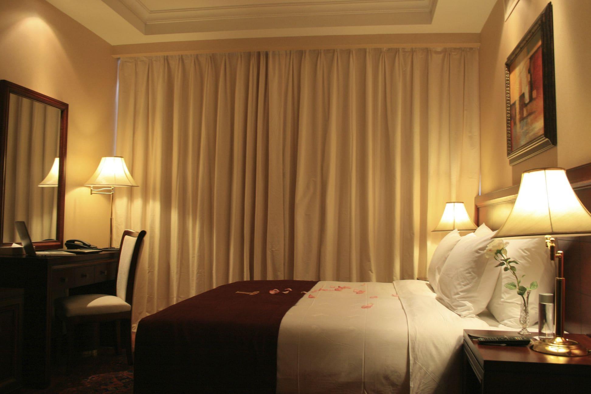 Trianon Royal Hotel Abu Dhabi Ngoại thất bức ảnh
