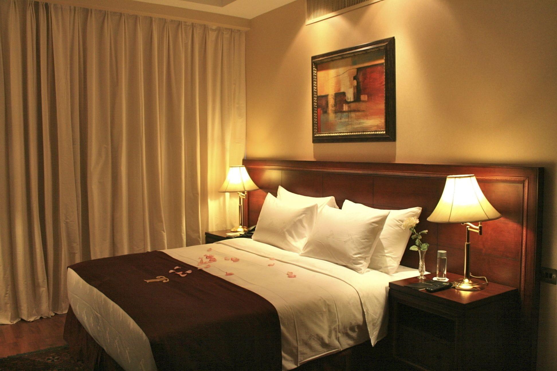 Trianon Royal Hotel Abu Dhabi Ngoại thất bức ảnh